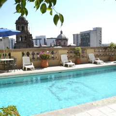 Отель Santiago De Compostela Hotel Мексика, Гвадалахара - отзывы, цены и фото номеров - забронировать отель Santiago De Compostela Hotel онлайн бассейн фото 2