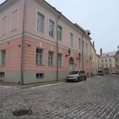 Отель Romeo Family Apartment - Studio Lai Эстония, Таллин - отзывы, цены и фото номеров - забронировать отель Romeo Family Apartment - Studio Lai онлайн парковка