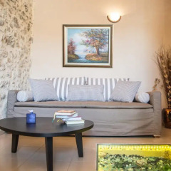 Отель Porto Enetiko Suites Улучшенные апартаменты с различными типами кроватей фото 2