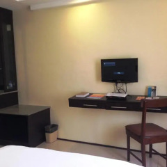 Отель M Citi Suites 3* Стандартный номер с двуспальной кроватью