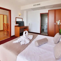 Prestige Hotel and Aquapark сейф в номере