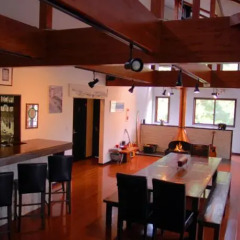 Отель Bears Den Mountain Lodge Хакуба гостиничный бар