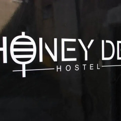 Honey Den Hostel Стандартный номер с разными типами кроватей фото 5