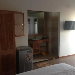 Отель Tue Tam Villa сейф в номере