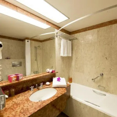 Отель Holiday Inn Nice 4* Стандартный номер с различными типами кроватей фото 4