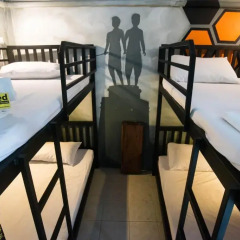 Beehive Phuket Old Town - Hostel Стандартный семейный номер двухъярусная кровать фото 9