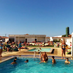 Отель PenichePraia - Bungalows, Campers & Spa бассейн