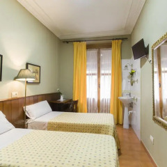 Отель Hostal La Vera Стандартный номер с различными типами кроватей фото 3