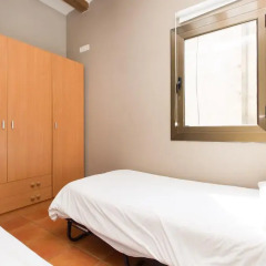 Апартаменты Ainb Raval Hospital Apartments Барселона комната для гостей фото 4