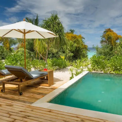 Отель Kudafushi Resort and Spa бассейн фото 5