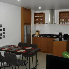 Апартаменты Naiharn Beach Road Apartment в номере