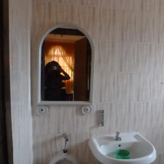 Johnson & Ladejo Hotel Стандартный номер с различными типами кроватей фото 7