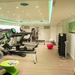 Renaissance Paris Hotel Le Parc Trocadero фитнесс-зал