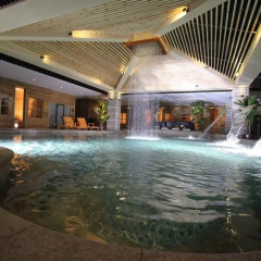 Junyue Internation Hotel бассейн