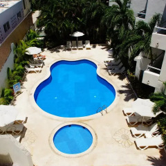 Отель Ramada Cancun City Мексика, Канкун - 1 отзыв об отеле, цены и фото номеров - забронировать отель Ramada Cancun City онлайн бассейн фото 2