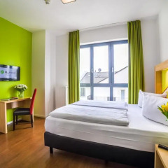 H+ Hotel 4 Youth Berlin Mitte 2* Стандартный номер с двуспальной кроватью фото 7