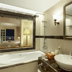 Sunrise Nha Trang Beach Hotel & Spa 4* Номер Делюкс с различными типами кроватей фото 2