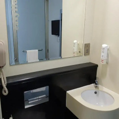 Отель easyHotel Dubai Jebel Ali Стандартный номер с 2 отдельными кроватями фото 5