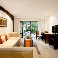 Отель Woraburi Phuket Resort & Spa 4* Улучшенный номер двуспальная кровать фото 3