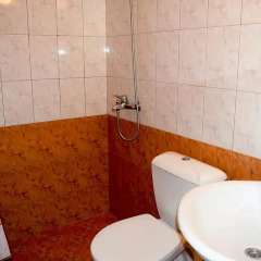 Отель Balaton Hotel Болгария, Солнечный берег - 1 отзыв об отеле, цены и фото номеров - забронировать отель Balaton Hotel онлайн ванная