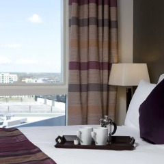 Отель Staybridge Suites London- Stratford Люкс с различными типами кроватей фото 10