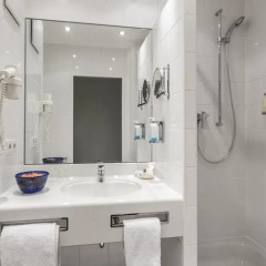 Отель Awa Hotel Германия, Мюнхен - 4 отзыва об отеле, цены и фото номеров - забронировать отель Awa Hotel онлайн ванная фото 2