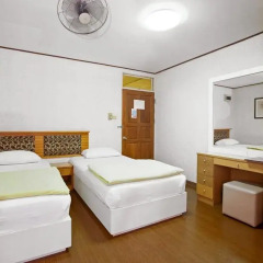 Отель The Aiyapura Bangkok 3* Улучшенный номер с различными типами кроватей фото 15