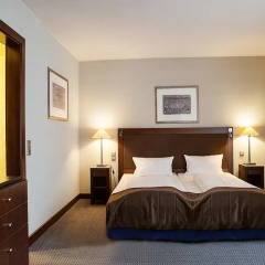 Savigny Hotel Frankfurt City 4* Улучшенный номер с различными типами кроватей