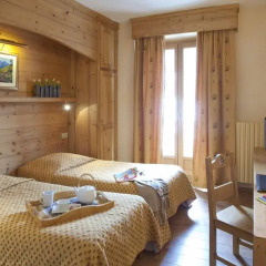 Grand Hotel de Valloire et du Galibier 3* Стандартный номер с двуспальной кроватью фото 3