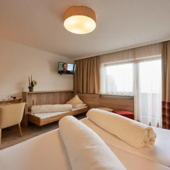 Отель Alpenhotel Laurin 3* Номер Делюкс фото 5
