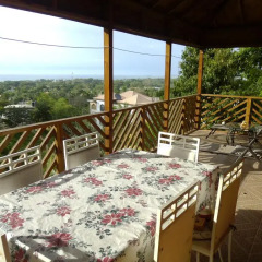 Отель Ocean View Chalet балкон