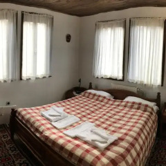 Отель Tacheva Family House - Pool Access Коттедж фото 12