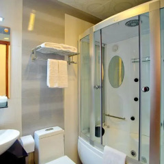 Anh Minh Hotel 2* Стандартный номер с различными типами кроватей фото 2
