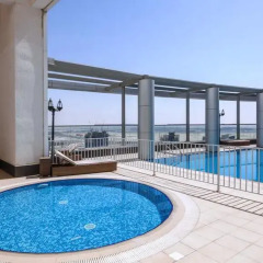 Апартаменты One Perfect Stay Studio Burj Al Nujoom бассейн фото 2