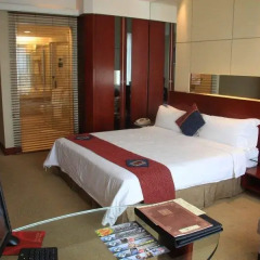 CP Peninsula Hotel 4* Номер Делюкс с различными типами кроватей