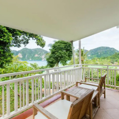 Отель Bay View Resort - Phi Phi Island 3* Улучшенная вилла с различными типами кроватей фото 9