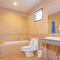Отель Jomtien Summertime Villa B - 3 Bedroom ванная фото 2