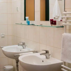 Отель Uni-Hotel Diakotthon Венгрия, Силвашварад - отзывы, цены и фото номеров - забронировать отель Uni-Hotel Diakotthon онлайн ванная