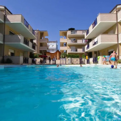 Отель Green Bay Village бассейн