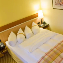 Отель Holiday Inn Berlin Airport - Conference Centre 4* Стандартный номер фото 3