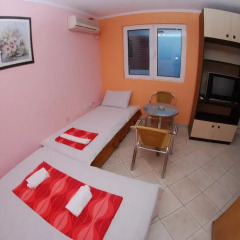 Апартаменты Apartments Kaludjerovic Студия с различными типами кроватей фото 4