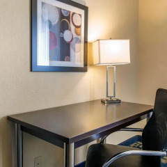 Отель Comfort Inn & Suites near Universal Orlando Resort 2* Стандартный номер с различными типами кроватей фото 3