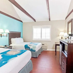 Отель Days Inn by Wyndham Long Beach City Center 2* Стандартный номер с различными типами кроватей фото 7