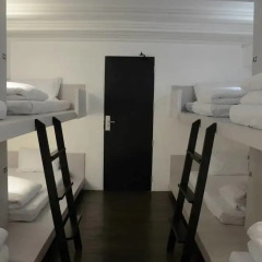 3howw Hostel @ Sukhumvit 21 Кровать в общем номере фото 7