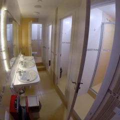 Гостиница HQ Hostelberry Кровать в общем номере с двухъярусной кроватью фото 39