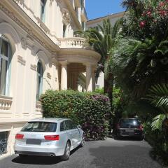 Отель Hôtel Vendôme парковка