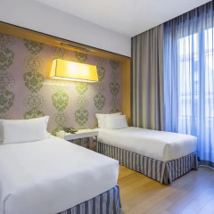 Отель NH Milano Touring 4* Стандартный номер с различными типами кроватей фото 17