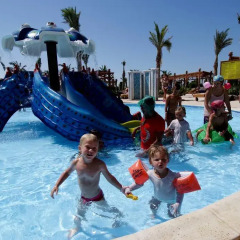 Отель Hawaii Riviera Aqua Park Resort 5* Стандартный семейный номер с различными типами кроватей