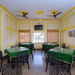Отель FabHotel Golden Days Club питание