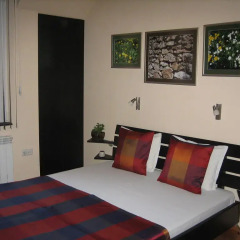 Отель Greek rooms in city centre 3* Номер с общей ванной комнатой с различными типами кроватей (общая ванная комната)